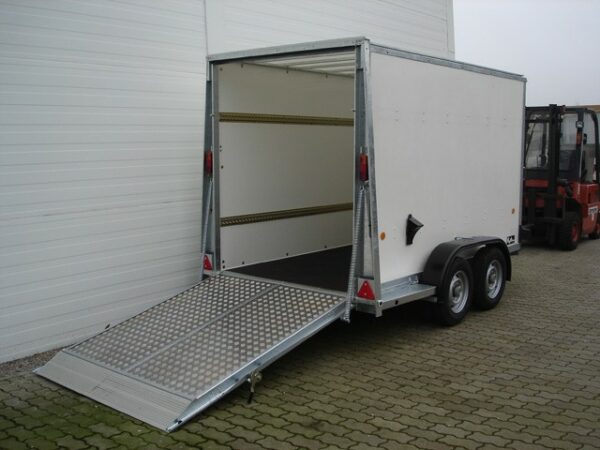 Ifor Williams Kofferanhänger BV 147x303cm H:183cm 2,7t|Klappenkombi|